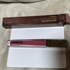 NIB Hourglass Unreal High Shine Lip Gloss - Rich Mauve. Canvas #610